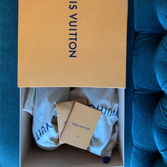 Louis Vuitton men’s sneaker - Picture 3 of 4